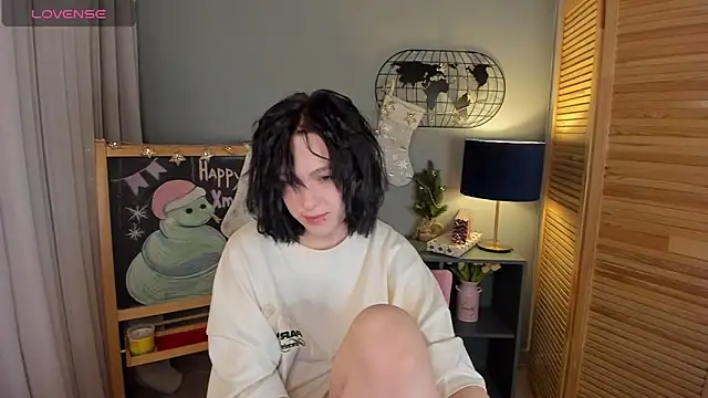 Snapshot of fiamoory chatting on January 6, 1:31 am fiamoory online show from January 6, 1:31 am