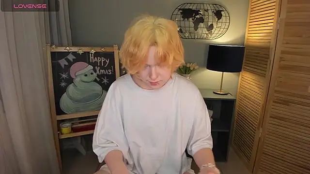 Snapshot of fiamoory chatting on January 17, 1:25 am fiamoory online show from January 17, 1:25 am