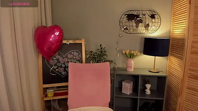 Snapshot of fiamoory chatting on February 11, 7:33 am fiamoory online show from February 11, 7:33 am