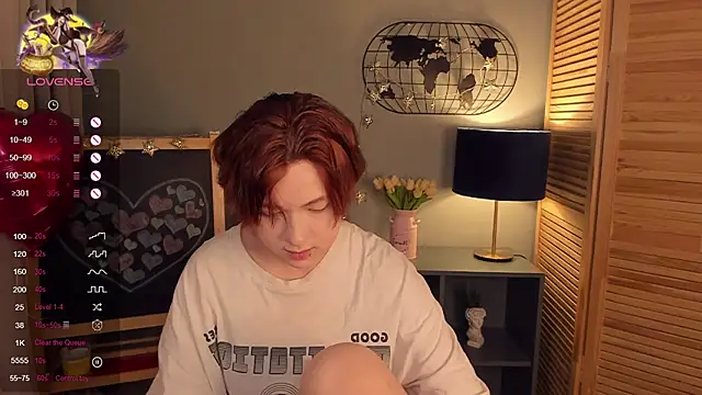 Snapshot of fiamoory chatting on February 15, 8:44 am fiamoory online show from February 15, 8:44 am