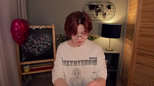 Snapshot of fiamoory chatting on February 19, 4:34 am fiamoory online show from February 19, 4:34 am