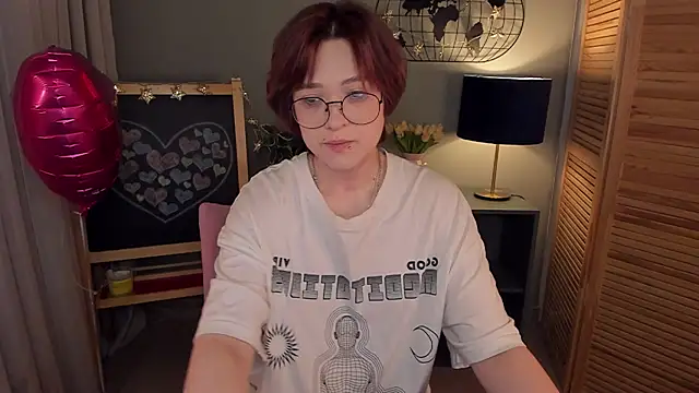 Snapshot of fiamoory chatting on February 19, 7:39 am fiamoory online show from February 19, 7:39 am