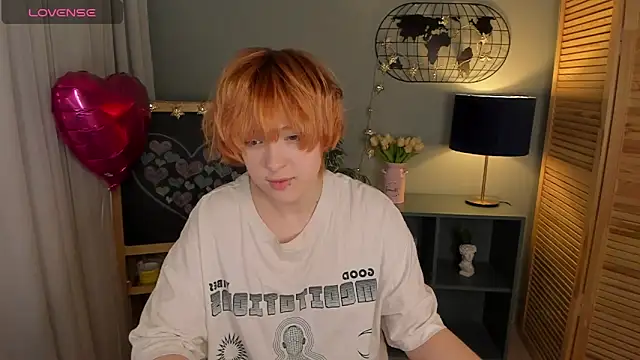 Snapshot of fiamoory chatting on February 23, 1:35 am fiamoory online show from February 23, 1:35 am