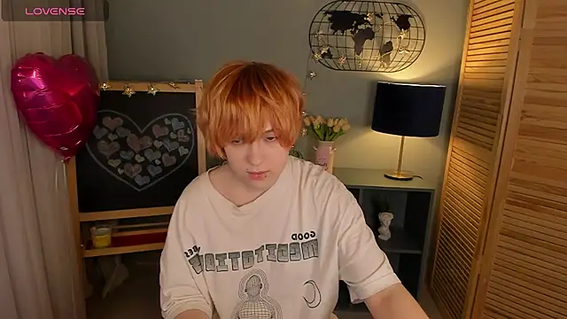 Snapshot of fiamoory chatting on February 23, 4:39 am fiamoory online show from February 23, 4:39 am