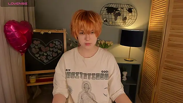 Snapshot of fiamoory chatting on February 23, 7:44 am fiamoory online show from February 23, 7:44 am