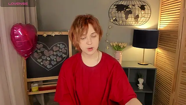 Snapshot of fiamoory chatting on March 1, 1:11 am fiamoory online show from March 1, 1:11 am