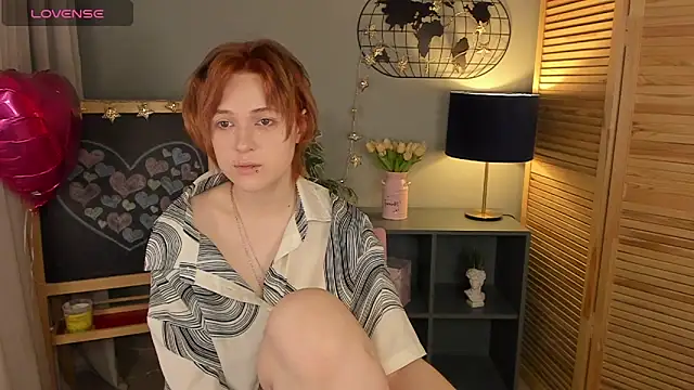 Snapshot of fiamoory chatting on March 1, 4:15 am fiamoory online show from March 1, 4:15 am