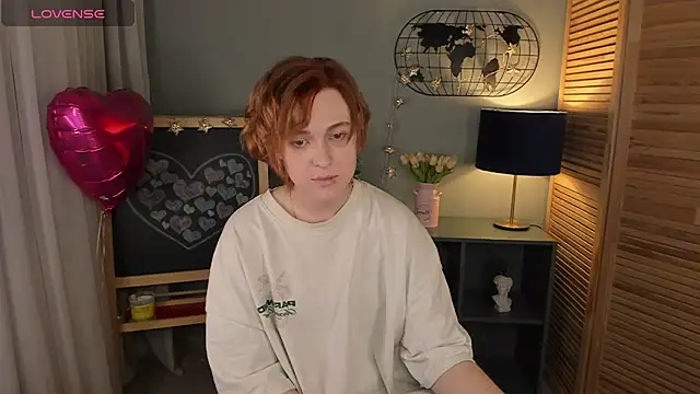 Snapshot of fiamoory chatting on March 2, 4:17 am fiamoory online show from March 2, 4:17 am