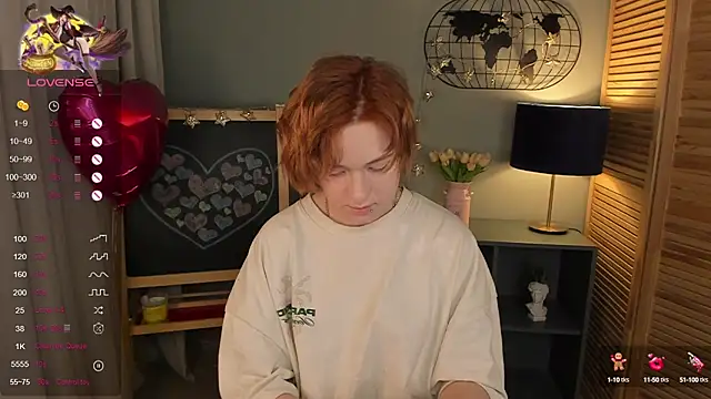 Snapshot of fiamoory chatting on March 3, 4:36 am fiamoory online show from March 3, 4:36 am