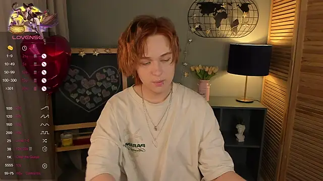 Snapshot of fiamoory chatting on March 3, 7:43 am fiamoory online show from March 3, 7:43 am