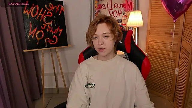 Snapshot of fiamoory chatting on March 8, 7:38 am fiamoory online show from March 8, 7:38 am