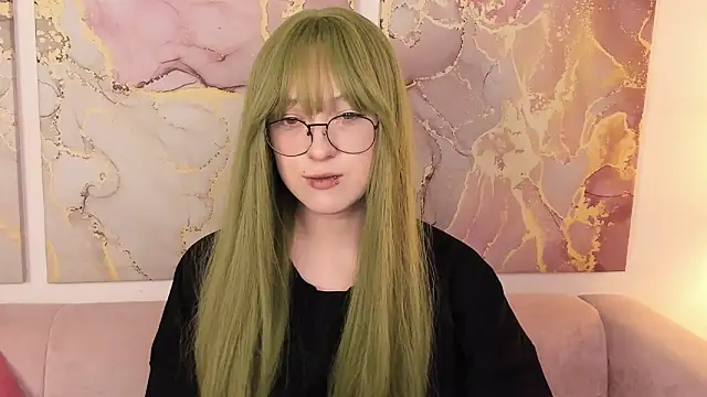 Snapshot of fiamoory chatting on October 16, 1:28 am fiamoory online show from October 16, 1:28 am