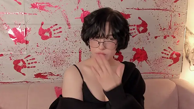 Snapshot of fiamoory chatting on October 19, 1:17 am fiamoory online show from October 19, 1:17 am