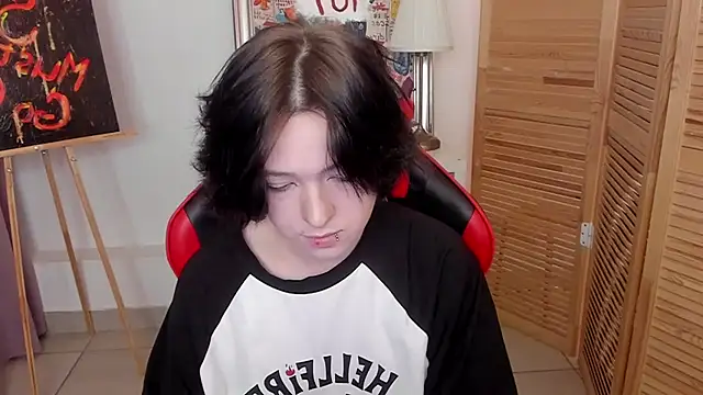 fiamoory online show from November 18, 8:08 am