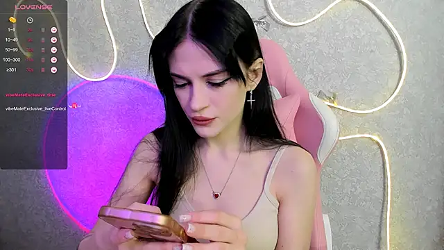 Molly Crystall online show from May 11, 2:50 am