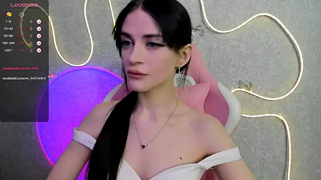 Molly Crystall online show from May 12, 2:52 am