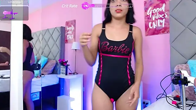 Snapshot of SaraSchmitt chatting on February 25, 10:18 pm SaraSchmitt online show from February 25, 10:18 pm