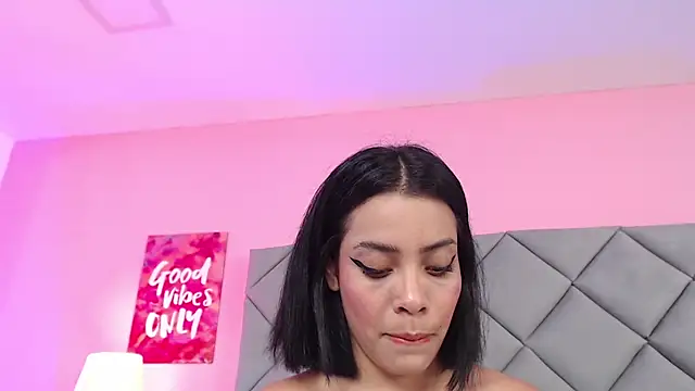 Snapshot of SaraSchmitt chatting on March 8, 7:20 pm SaraSchmitt online show from March 8, 7:20 pm