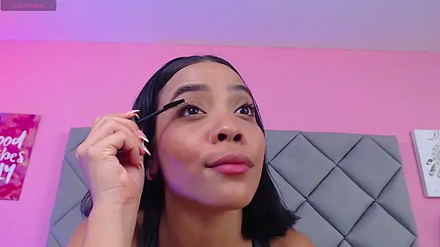 Snapshot of SaraSchmitt chatting on March 21, 7:13 pm SaraSchmitt online show from March 21, 7:13 pm