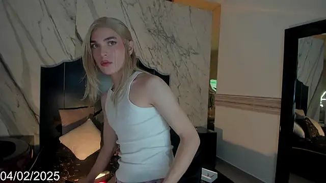 Snapshot of Avril_Naughty chatting on February 4, 9:52 pm Avril Naughty online show from February 4, 9:52 pm