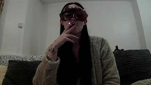 LexiSnowUK online show from March 26, 9:42 pm