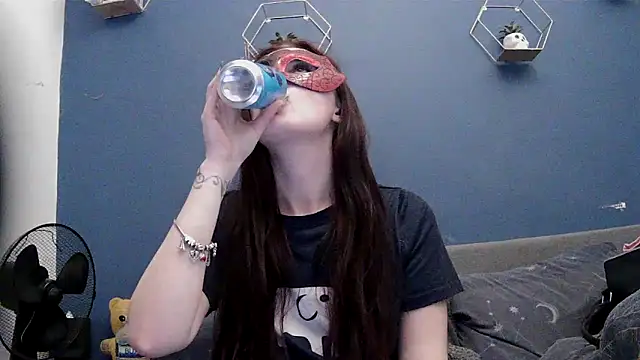 LexiSnowUK online show from March 31, 8:53 pm