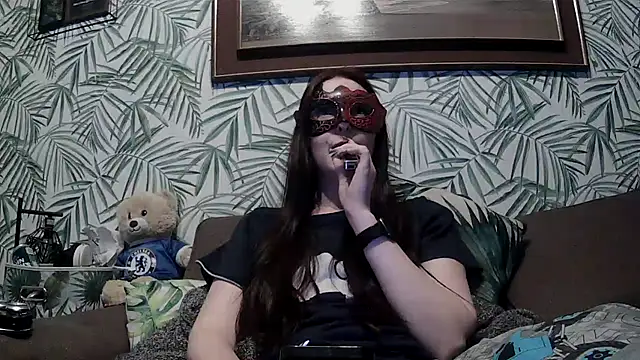 LexiSnowUK online show from April 3, 8:56 am