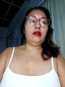 anniecoopeer online show from January 10, 11:43 am