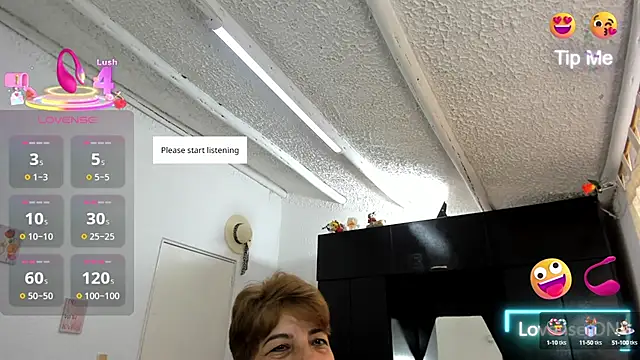 Snapshot of Angelina_Stone_65 chatting on October 8, 3:53 pm Angelina Stone 65 online show from October 8, 3:53 pm