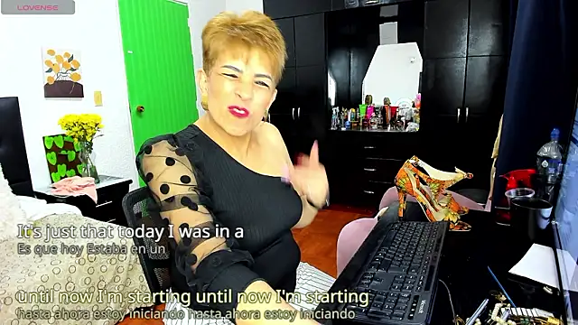 Snapshot of Angelina_Stone_65 chatting on March 28, 12:21 am Angelina Stone 65 online show from March 28, 12:21 am