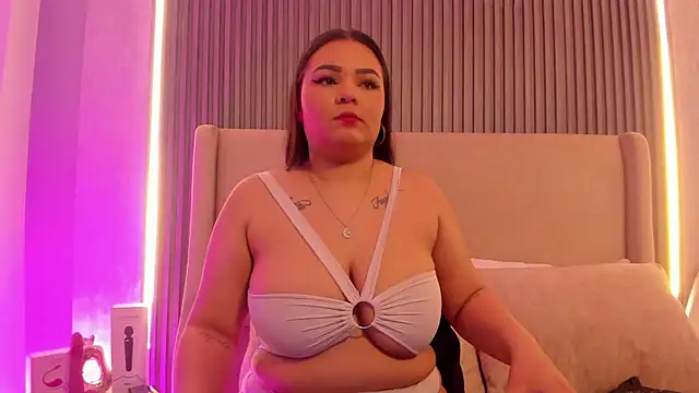 Snapshot of KatyaPittman chatting on October 6, 7:33 pm KatyaPittman online show from October 6, 7:33 pm