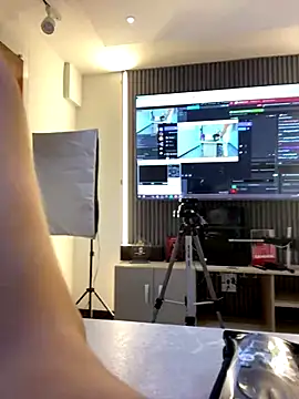 Snapshot of NairobiLee chatting on October 8, 11:41 am NairobiLee online show from October 8, 11:41 am