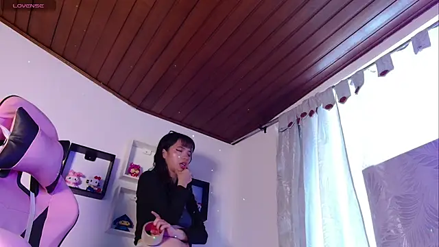 evie cloud online show from December 20, 4:14 pm