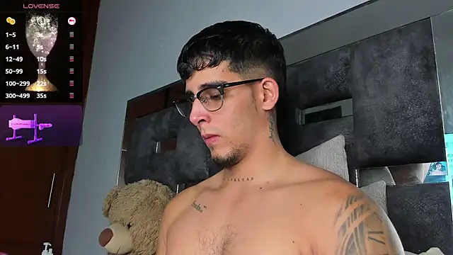 iamcamiloo  online show from October 31, 5:41 am