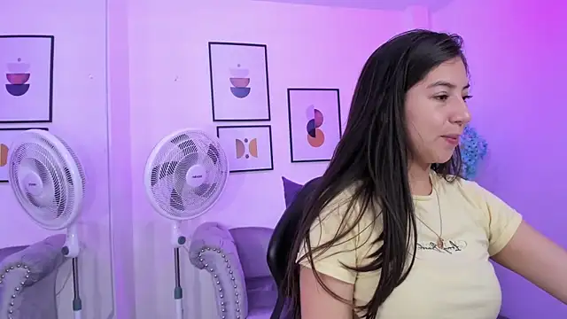 Ema louis  online show from December 12, 12:22 pm