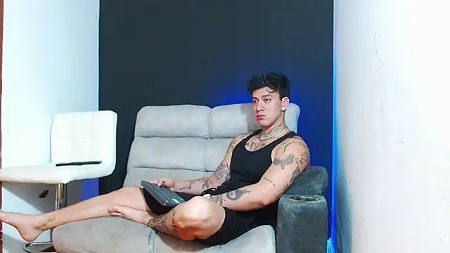 JUSTIN FULLER1 online show from March 7, 7:22 pm