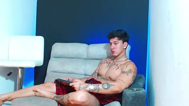 JUSTIN FULLER1 online show from March 11, 6:52 am