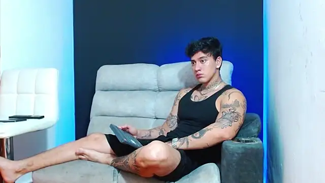 JUSTIN FULLER1 online show from May 4, 6:59 pm