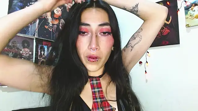 Snapshot of Asterothxznikki chatting on December 23, 7:06 am Asterothxznikki online show from December 23, 7:06 am