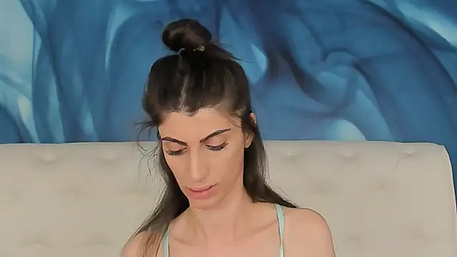 SkinnyDolly online show from October 3, 2:08 am