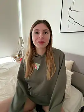 emma05 online show from March 14, 8:42 am