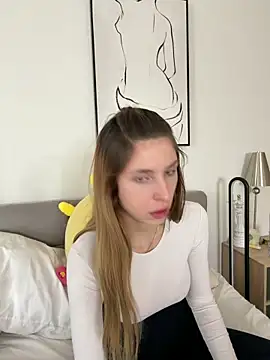 emma05 online show from March 27, 7:03 am