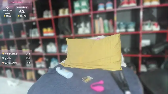 Snapshot of Indianbrownie chatting on December 4, 2:59 pm Indianbrownie online show from December 4, 2:59 pm