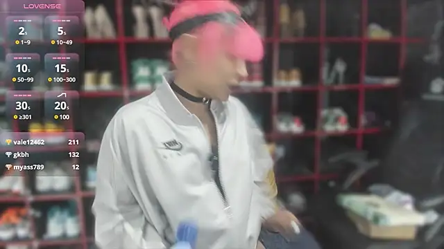 Snapshot of Indianbrownie chatting on December 4, 10:41 pm Indianbrownie online show from December 4, 10:41 pm