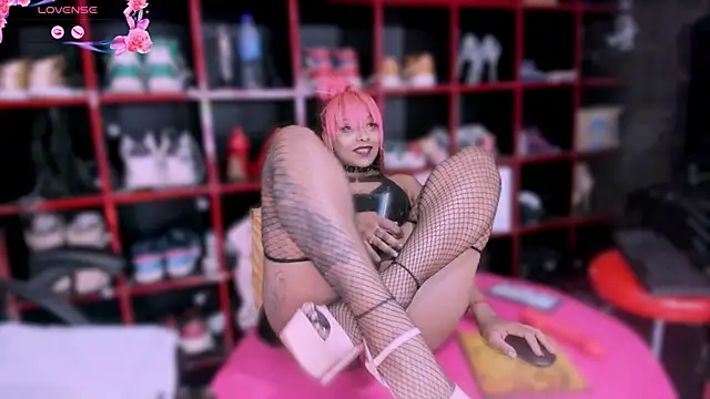 Snapshot of Indianbrownie chatting on December 18, 4:09 am Indianbrownie online show from December 18, 4:09 am