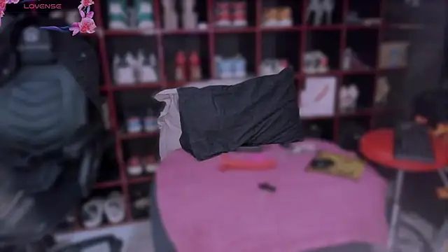 Snapshot of Indianbrownie chatting on December 23, 9:51 pm Indianbrownie online show from December 23, 9:51 pm