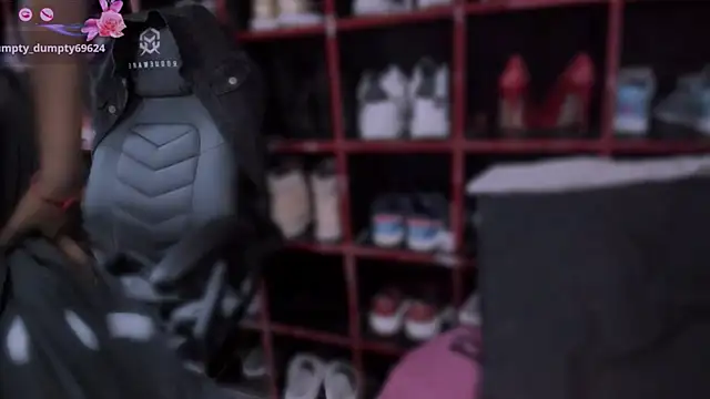 Snapshot of Indianbrownie chatting on December 24, 12:55 am Indianbrownie online show from December 24, 12:55 am