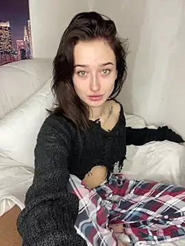 Snapshot of eva_and_adam1 chatting on January 8, 5:26 pm eva and adam1 online show from January 8, 5:26 pm