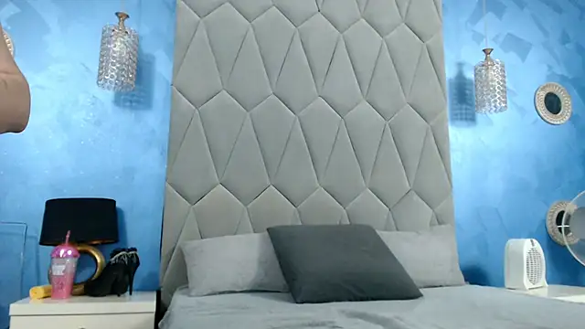 Snapshot of AretiAlisya chatting on September 23, 5:21 am AretiAlisya online show from September 23, 5:21 am