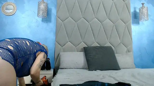 Snapshot of AretiAlisya chatting on October 8, 5:27 am AretiAlisya online show from October 8, 5:27 am